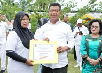Hadiri Mimbar Sarasehan Pelaku Utama Perikanan, Bupati Simalungun Beri Bantuan Kepada Pokdakan.