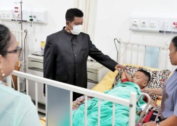 Sambangi RSUD Tuan Rondahaim Saragih, Bupati Simalungun Besuk Pasien & Apresiasi Pelayanan dan Kebersihan.