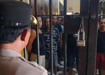 Kabag Ops Polres Simalungun Pastikan Keamanan Ruang Tahanan Jelang Pemilukada 2024.