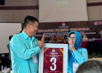Susanti - Ronald Dalam Pencabutan Nomor, Mendapat Nomor 3, Susanti Dalam Pidatonya Singgung Kebakaran di Pasar Horas.