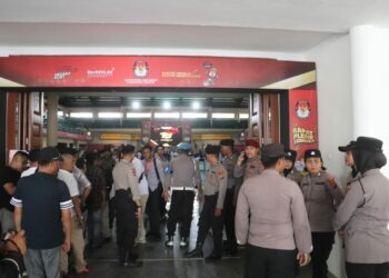 Wakapolres Langkat Pimpin Pengamanan Pengundian Nomor Urut Calon Bupati & Wakil Bupati Langkat.