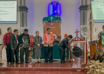 Penjabat Sementara Walikota Pematangsiantar Drs Matheos Tan MM Menghadiri Acara Sinode Ke - 14 HKIP di Kantor Pusat HKIP.