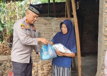 Polsek Perdagangan Gelar Jumat Barokah, Bantu Warga Terdampak Musibah di Simalungun.