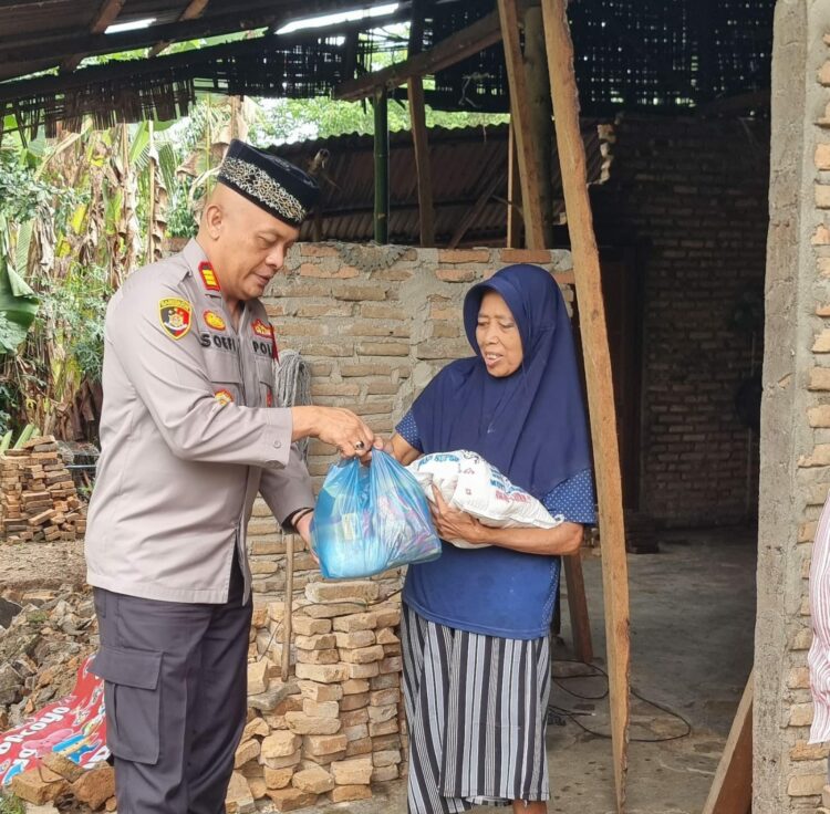 Polsek Perdagangan Gelar Jumat Barokah, Bantu Warga Terdampak Musibah di Simalungun.