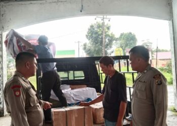 Polres Simalungun Gelar Pengamanan Ketat Logistik Pemilu di KPU Simalungun dalam Rangka Operasi Mantap Praja 2024.