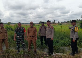 Mendukung Program Asta Cita Presiden RI, Kapolsek Siantar Marihat Pengecekan Lahan Ketapang di Simarimbun.
