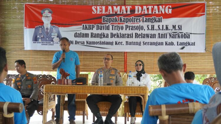 Kapolres Langkat Hadiri Deklarasi Relawan Anti Narkoba di Desa Namosialang.