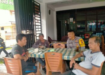 Berikan Himbauan, Bhabinkamtibmas Polsek Siantar Marihat Sambangi Warga Kelurahan Sukamakmur.