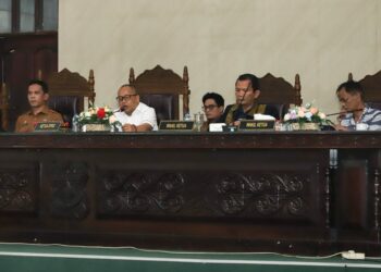 Pjs Wali Kota Pematangsiantar Diwakili Sekda Sampaikan Nota Jawaban Wali Kota Pematangsiantar Atas Tanggapan Dalam Bentuk Pemandangan Umum Fraksi DPRD Terhadap Ranperda Tentang APBD Tahun Anggaran 2025.