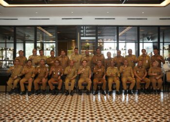 Pjs Wali Kota Pematangsiantar Drs Matheos Tan MM menghadiri Rapat Kerja & Rapat Dengar Pendapat bersama Kementerian Dalam Negeri Republik.