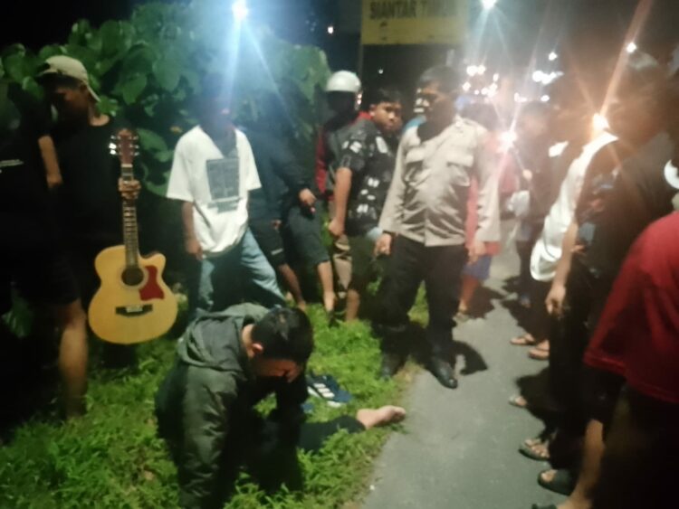 Polsek Siantar Timur Bantu Korban Kecelakaan Untuk Dapatkan Pertolongan Pertama.
