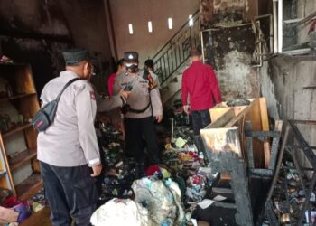Satu Unit Ruko Ludes Terbakar.