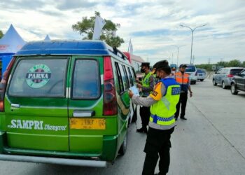 Penjaringan Masyarakat di Lakukan  Polres di Pintu Tol Tebingtinggi.