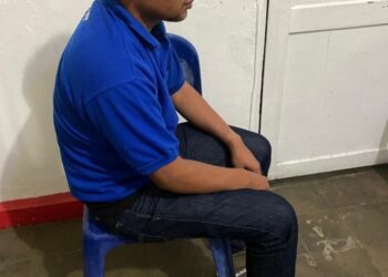 Keluarga RN Memberikan Keterangan.