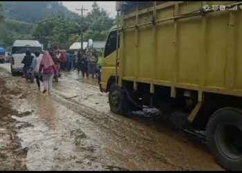 Hujan Deras Akibat Longsor.