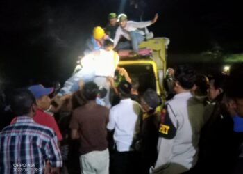 Truk Bermuatan Padi  di Sei Serimah.
