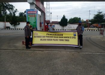Polsek Dolok Merawan Patroli di SPBU.