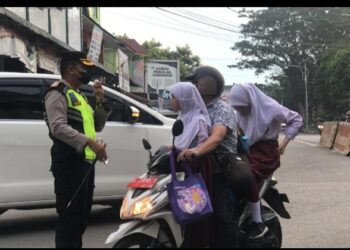 Kapolres Tebingtinggi Berikan Tegoran Sama Pelanggar Lalin.