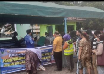 Pemko Tebingtinggi  Melalui Dinas Perdagangn Bekerja Sama Dengan Perum Bulog Gelar Pasar Pengendalian Harga.