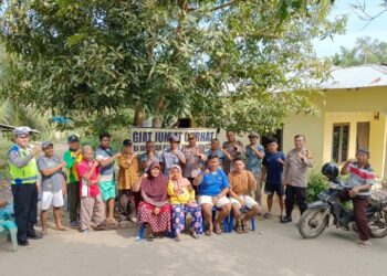 Sat Binmas Polres Tebingtinggi  Jumat  Curhat.