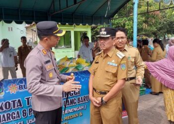 Pj. Walikota Bersama Kapolres Tinjau Pasar Pegedalian Harga.