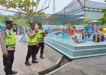 Binmas Polres Tebingtinggi  Lakukan Himbauan Kepada Pengunjung di Tempat Wisata.