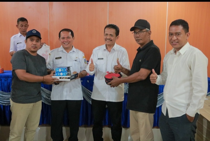 Pemko Tebing Tinggi Serahkan Bantuan Peralatan Tennis Meja Ke 7 kelurahan.