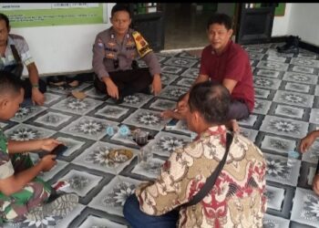 Bhabinkamtibmas Polsek Tebingt Tinggi Sampaikan Pesan  Kamtibmas Di Desa Basumbu.