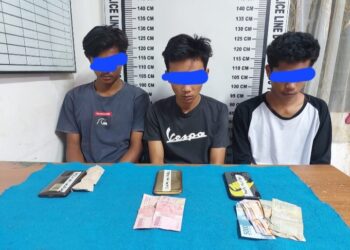 Ketiga Remaja Yang Ditangkap Satuan Narkoba Polres Pematangsiantar Lengkap Dengan Alat Bukti.
