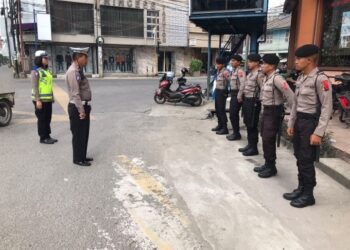 Siswa Diktukba Lakukan Pengaturan Lalu Lintas.