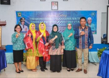 Wali Kota Pematangsiantar dr Susanti Dewayani SpA Menyambut Langsung Kedatangan Tim Monitoring Pelaksana Inspeksi Visual Asam Asetat (IVA) Test Dalam Rangka Hari Kesatuan Gerak PKK.