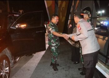 Kapolres Simalungun AKBP Ronald F.C Sipayung, S.H., S.I.K., M.H. Menyambut Kehadiran Kepala Staf TNI Angkatan Darat (KSAD) Jenderal TNI Dr. H. Dudung Abdurachman, S.E., M.M.