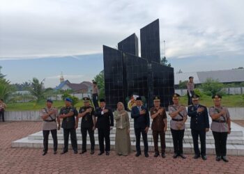Kapolres Tebingtinggi Bersama Pj. Walikota Ziarah Ke Makam Pahlawan.