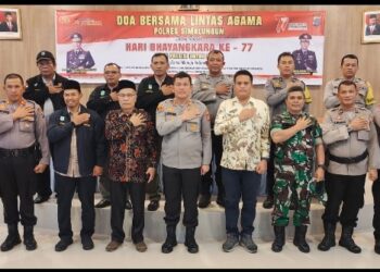 Kapolres Simalungun AKBP Ronald F.C Sipayung, S.H., S.I.K., M.H. Foto Bersama Dengan Bersama Lintas Agama.