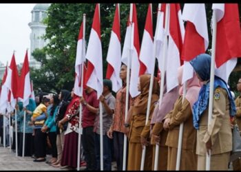 Pemko Tebingtinggi Bagikan Seribu Bendera Merah Putih.
