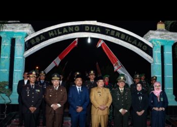 Dandim 0204/DS . Letkol Czi. Yoga Febrianto SH.M.Si Sebagai Inspektur Upacara Di Taman Makam Bahagia Tebing Tinggi.