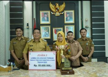 Pj. Walikota Terima Lurah Kelurahan Mekar Sentosa Terbaik Se - Provinsi Sumut.