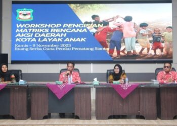 Wali Kota Pematang Siantar Diwakili Plh Sekretaris Daerah (Sekda) Junaedi Antonius Sitanggang SSTP MSi Buka Workshop di Ruang Serbaguna Pemko Pematang Siantar.
