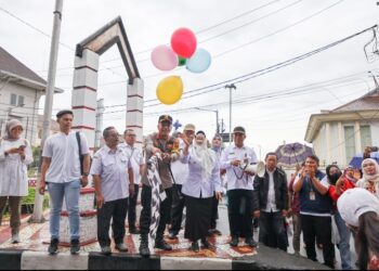 Wali Kota Pematang Siantar dr. Susanti Dewayani SpA Lepas Pawai  Perayaan Hari Kanak-kanak Nasional Tahun 2023.