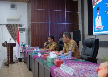 Asisten Pemerintahan & Kesejahteraan Rakyat Junaedi Antonius Sitanggang SSTP MSi Memimpin Rapat Audit Kasus Stunting II Kota Pematang Siantar Tahun 2023.