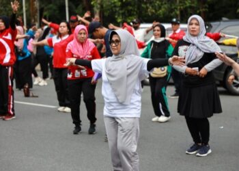 Wali Kota Pematang Siantar dr. Susanti Dewayani SpA Senam Pagi di Acara Launching Aplikasi Jelajah Siantar, di Arena Car Free Day (CFD).