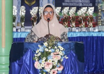 Wali Kota Pematang Siantar dr. Susanti Dewayani SpA Memberikan Kata Sambutan di Acara MTQ Kecamatan Siantar Sitalasari di Masjid Muallifatul Bilad.
