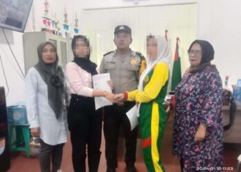 Bhabinkamtibmas Banjar Selesaikan Perkelahian Pelajar Melalui Problem Solving.