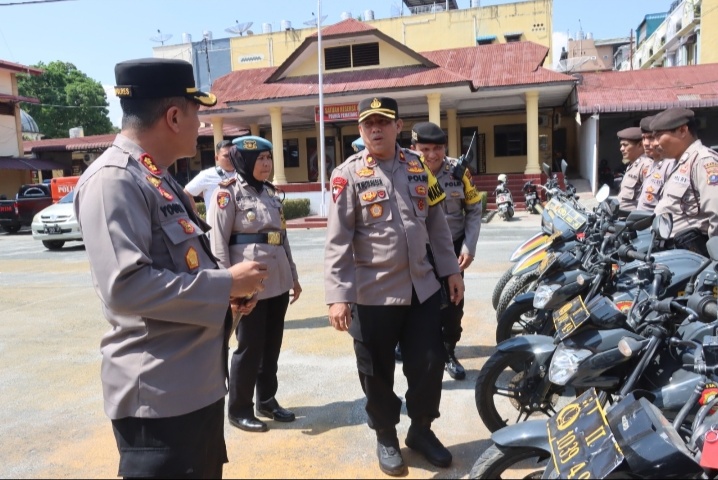 Jelang Puncak Pemilu 2024, Kapolres Pematangsiantar Cek Kesiapan Almatsus & Kendaraan Patroli Sat Samapta.