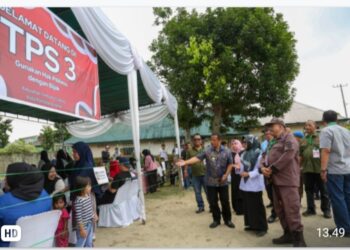 Wali Kota Pematangsiantar dr. Susanti Dewayani SpA Bersama Unsur Forkopimda Melakukan Monitoring Pelaksanaan Pemungutan Suara di Sejumlah TPS.