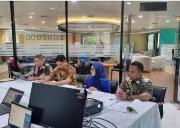 Wali Kota Pematangsiantar dr Susanti Dewayani SpA menghadiri konsultasi antara Pemerintah Kota (Pemko) Pematangsiantar dan Direktorat Jenderal Perimbangan Keuangan (DJPK) Kementerian Keuangan (Kemenkeu). Konsultasi bertempat di Lantai III Gedung Radius Prawiro, Jalan Dr Wahidin Nomor 1 Jakarta.