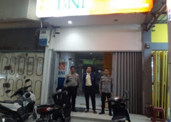 Operasi Blue Light di Perdagangan : Polsek Jaga Keamanan & Antisipasi Kejahatan Malam Hari.