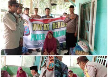 Kapolsek Tanah Jawa Gelar Jumat Berkah, Bagikan Sembako untuk Warga Kurang Mampu.