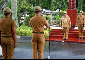 Pjs Wali Kota Drs Matheos Tan MM Pimpin Apel Pagi Gabungan di Jajaran Pemko Pematangsiantar.