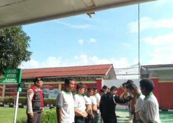 Kawal Pelaksanaan Persidangan Para Tahanan, Sat Samapta Polres Pematangsiantar Pengamanan & Pengawalan Sesuai SOP.
